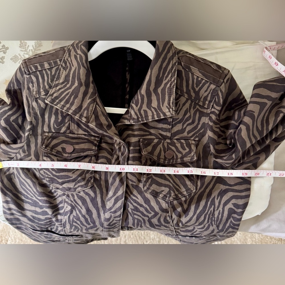 White House Black Market Women's Outline Zebra Chocolate Snap Jacket 12P - Picture 9 of 13